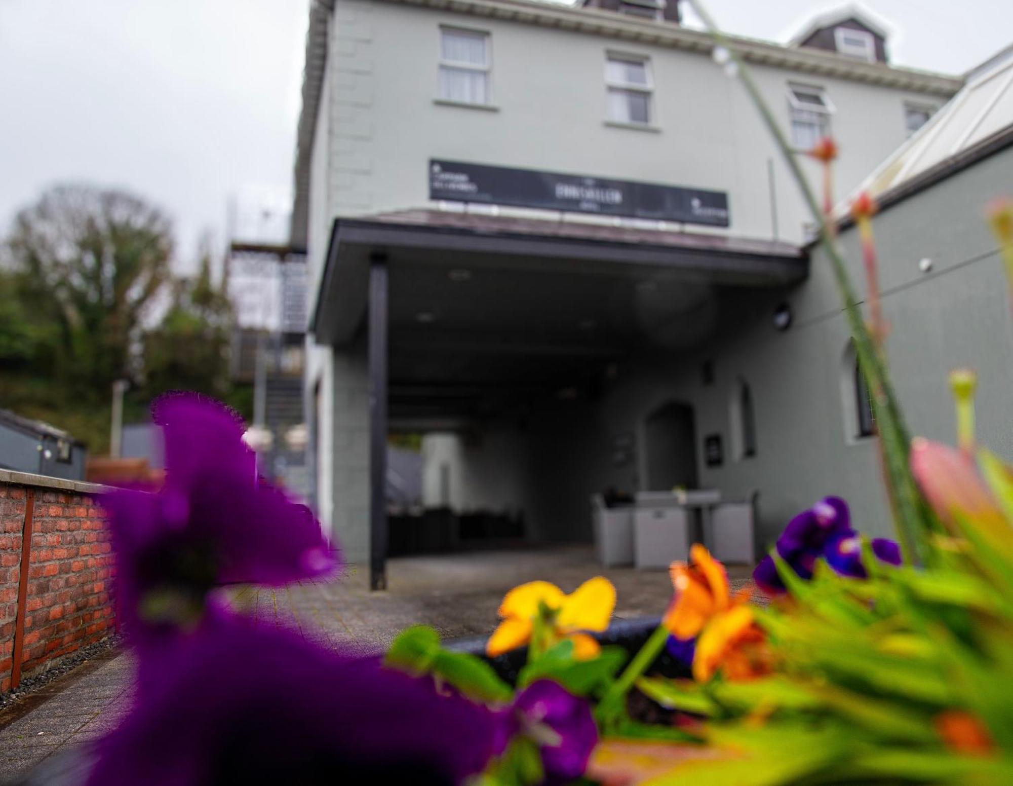 The Enniskillen Hotel And Motel ภายนอก รูปภาพ