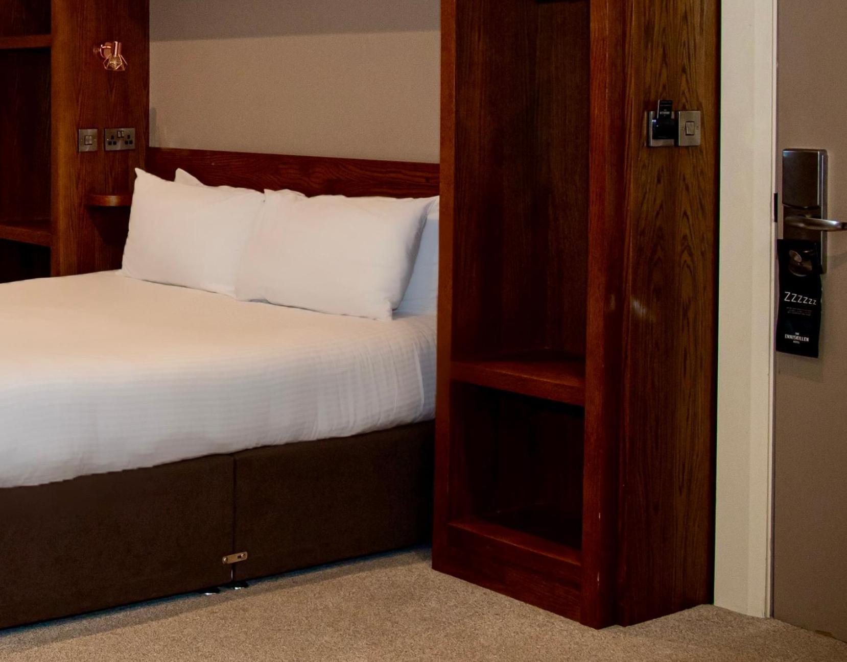 The Enniskillen Hotel And Motel ภายนอก รูปภาพ
