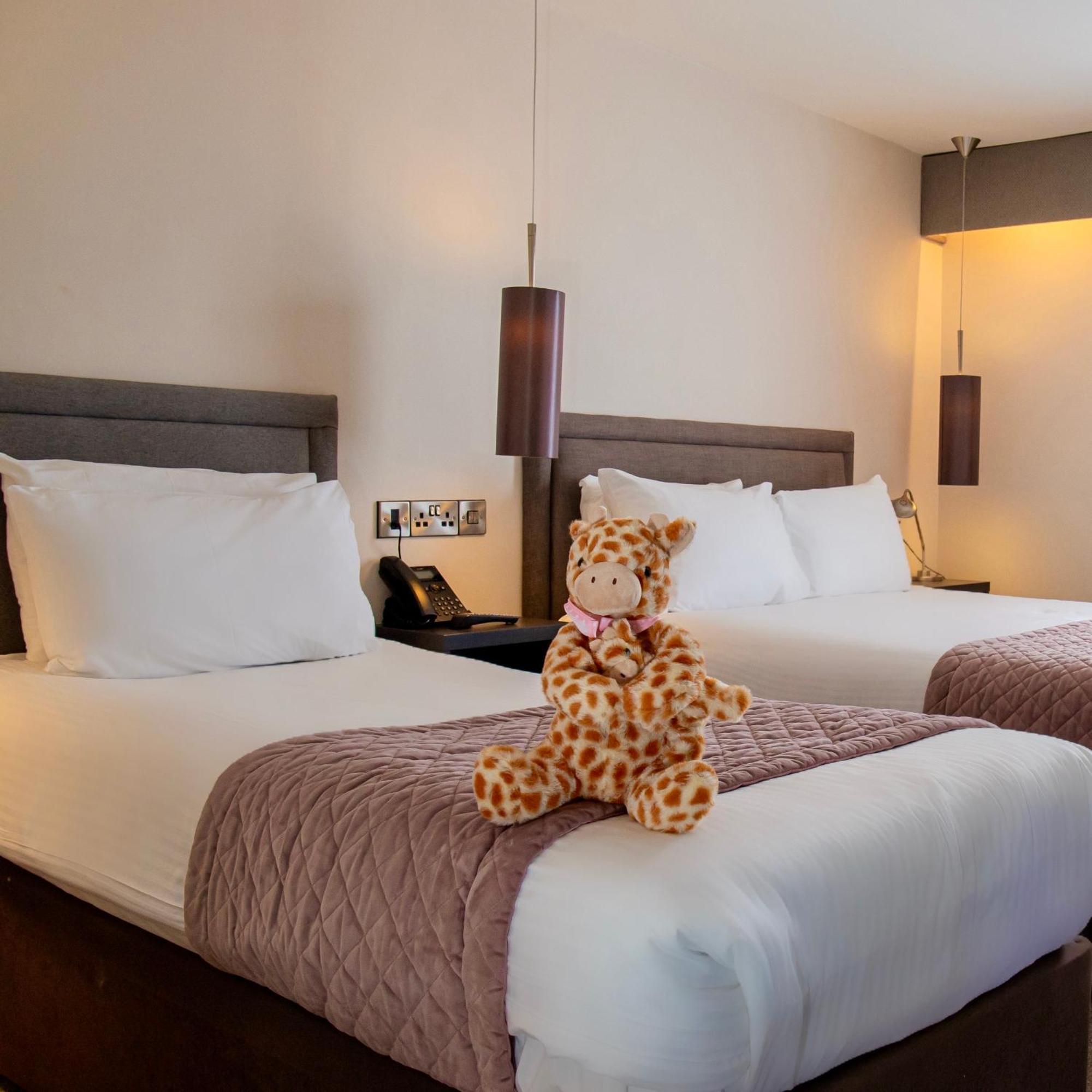 The Enniskillen Hotel And Motel ภายนอก รูปภาพ