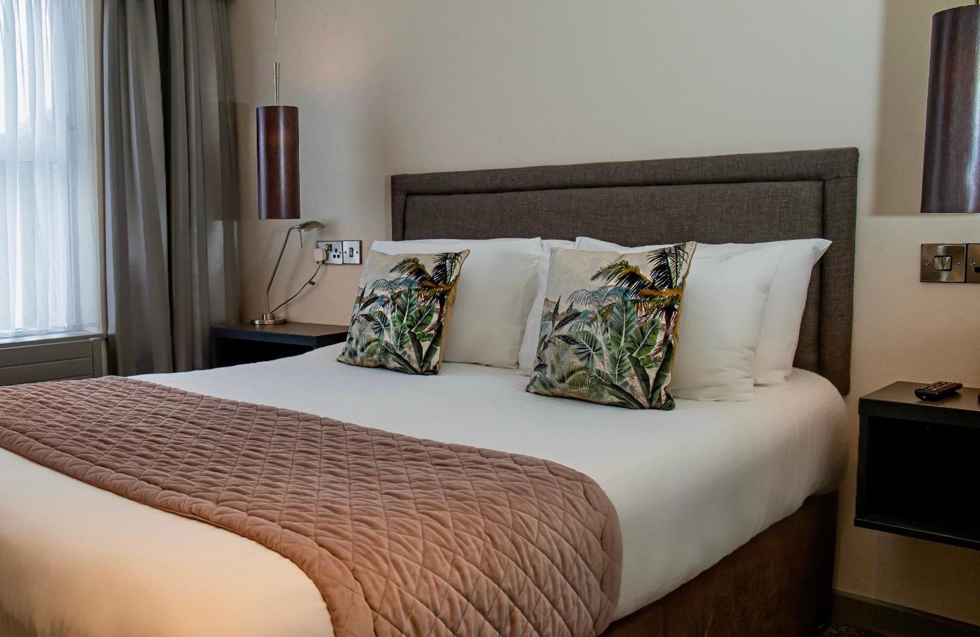The Enniskillen Hotel And Motel ภายนอก รูปภาพ