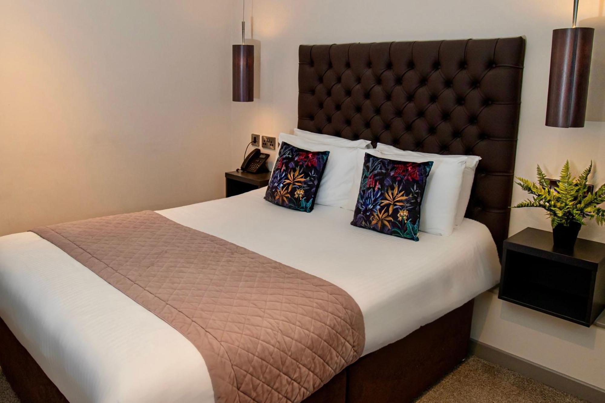 The Enniskillen Hotel And Motel ภายนอก รูปภาพ